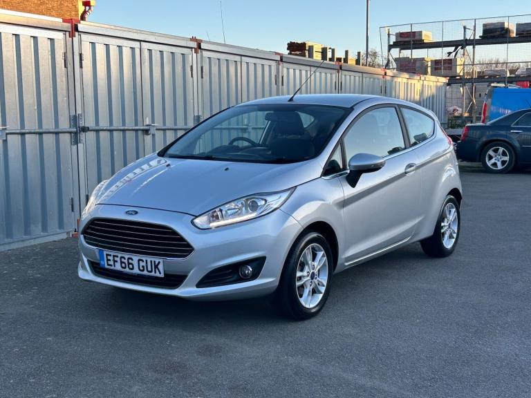 2016 Ford Fiesta ZETEC FULL FORD DEALER HISTORY Hatchback Petrol Manual