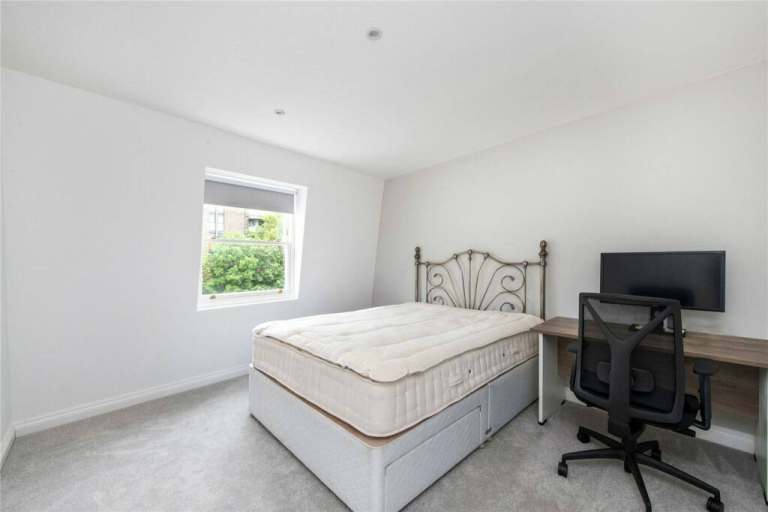 🪄🌸Two Double Rooms Available, E3 | Only 5-min to Mile End Station!!