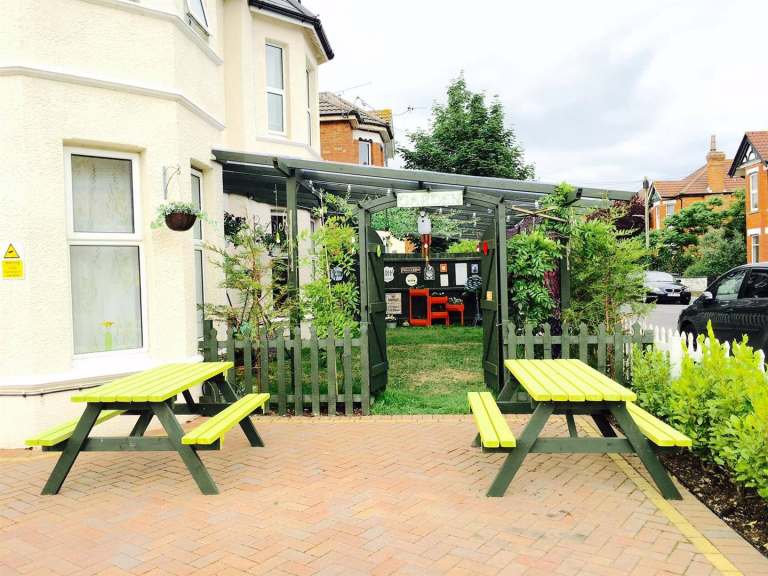 Modern one-bedroom ground floor flat to let in a block of apartments located in Winton
