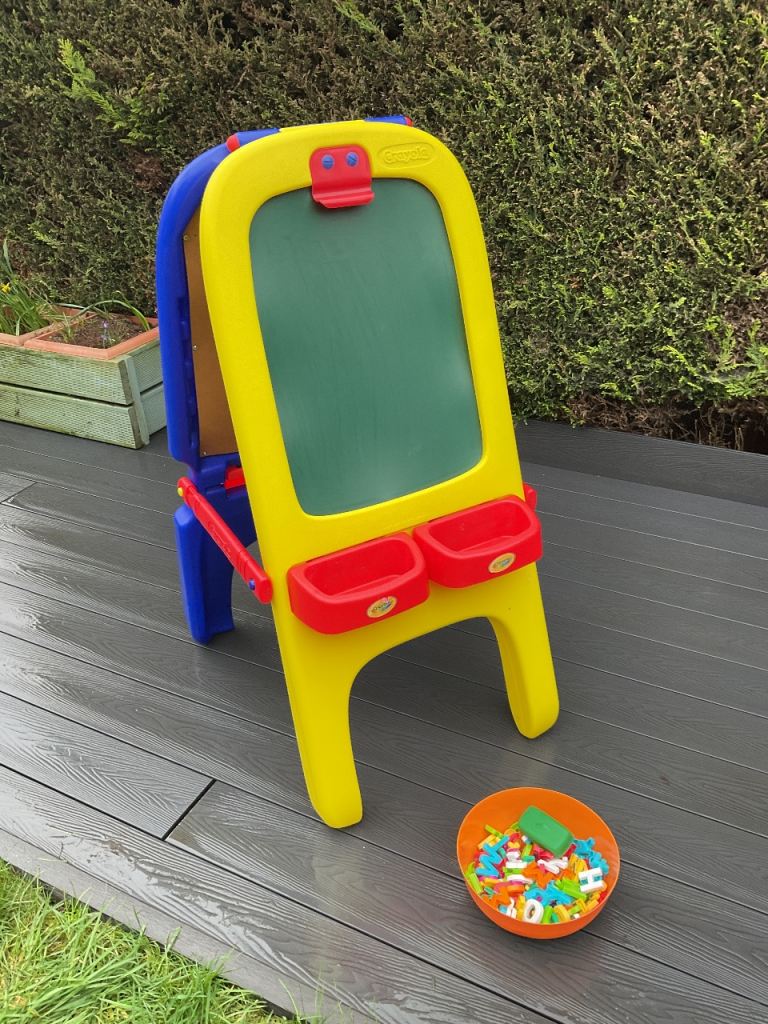Little tikes magnetic/ chalk. Easel