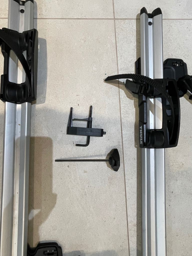 Jaguar F-Pace roof bars and 4 Thule ProRide 598 Roof Mounted Bike Rack