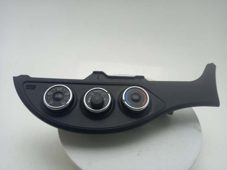 Toyota Yaris A/C Heater Control Panel 2011-2020