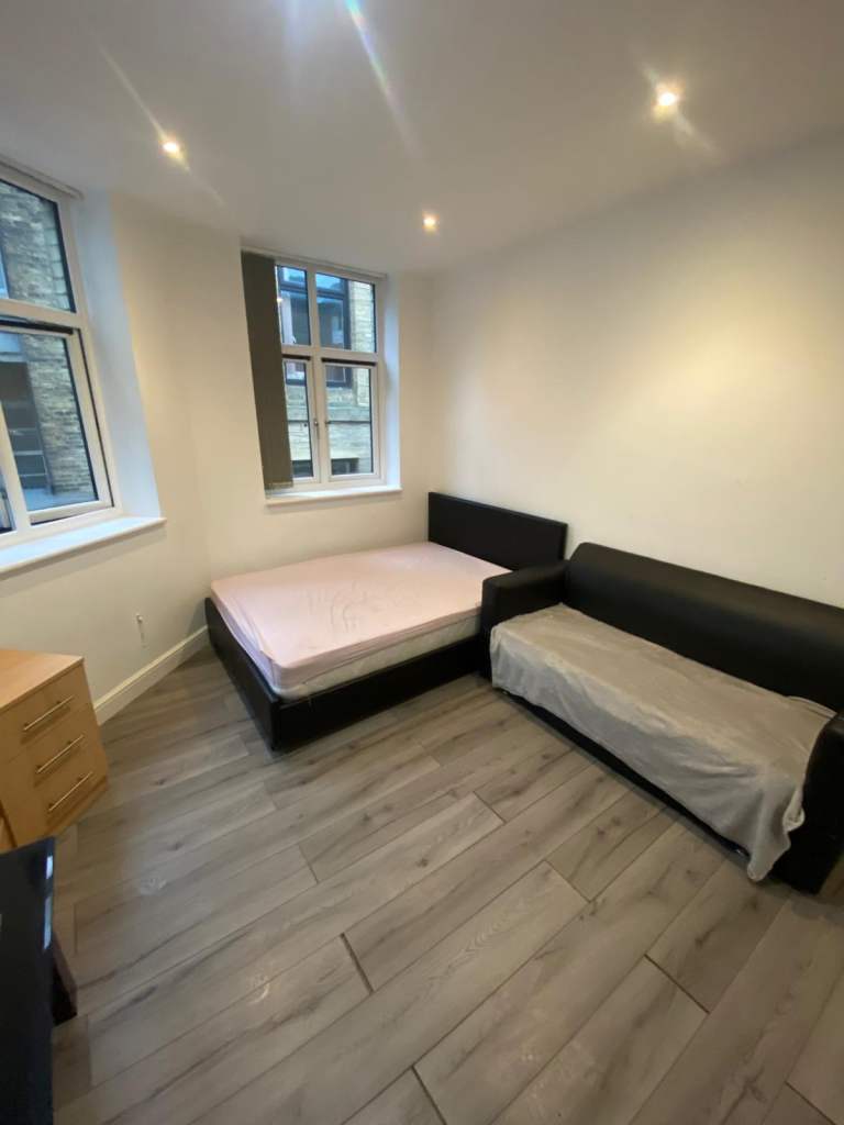 STUDIO TO RENT AT ABBEY HOUSE, BD1 - FULLY FURNISHED - CITY CENTRE LOCATION - READY TO MOVE INTO 