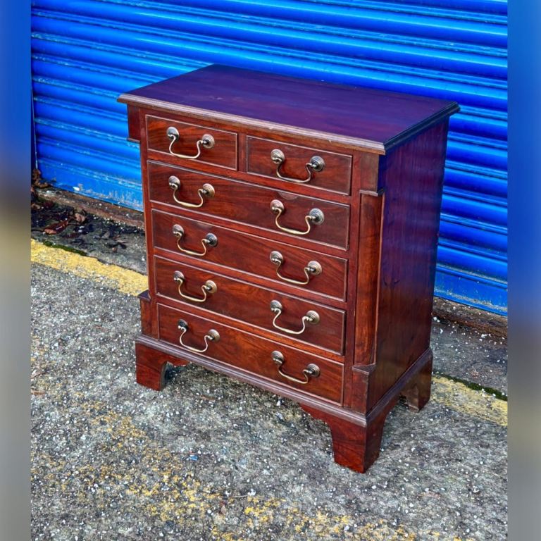 Vintage Mahogany Chest Of Drawers £58