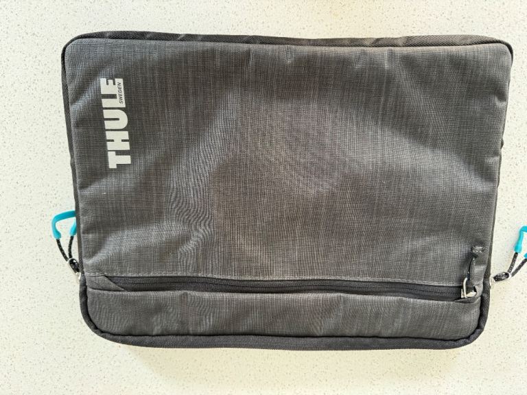 Thule Laptop Sleeve / Case – Grey, Great Condition