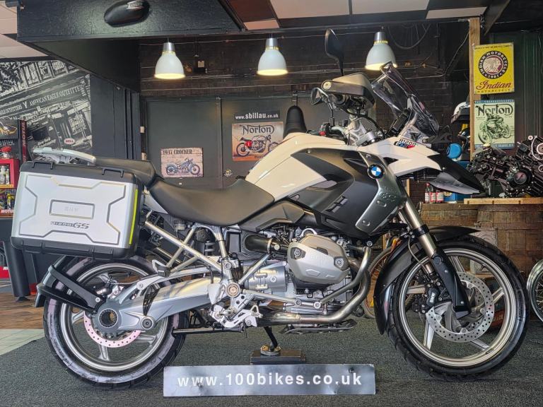 2011/61 BMW R 1200 GS 2 X BMW LUGGAGE 12,000 MILE'S 