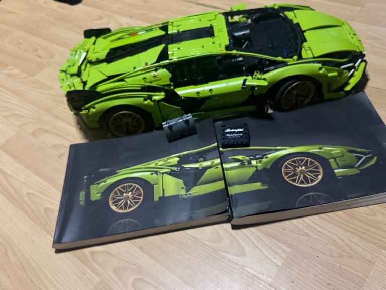 Lego technic Lamborghini sian 42115 