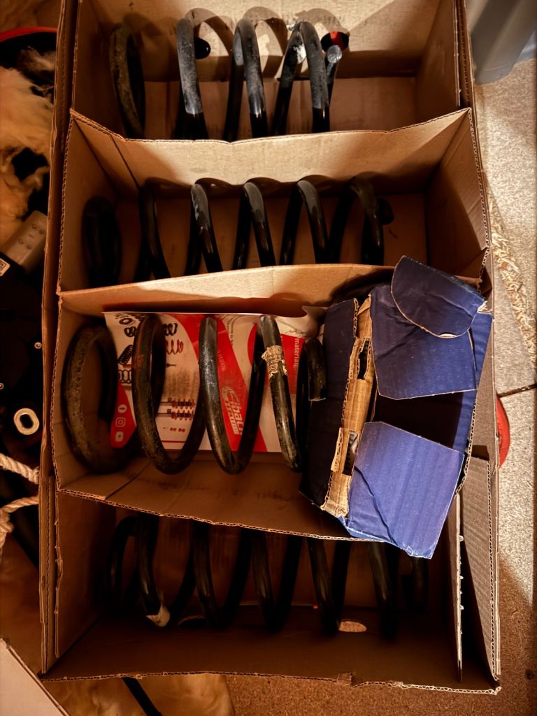 Audi RS3 8v standard springs & wheel nuts