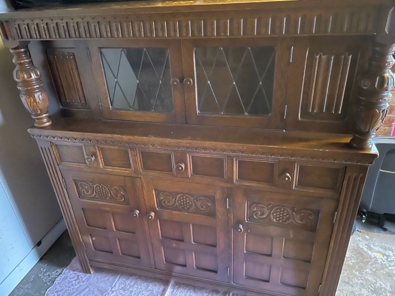 Sideboard with Detachable Desplay Unit
