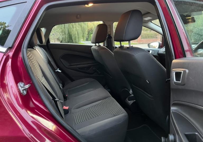 2013 FORD FIESTA 1.0 ZETEC GENUINE 67,000 MILES LONG MOT JUST SERVICED LOVELY!