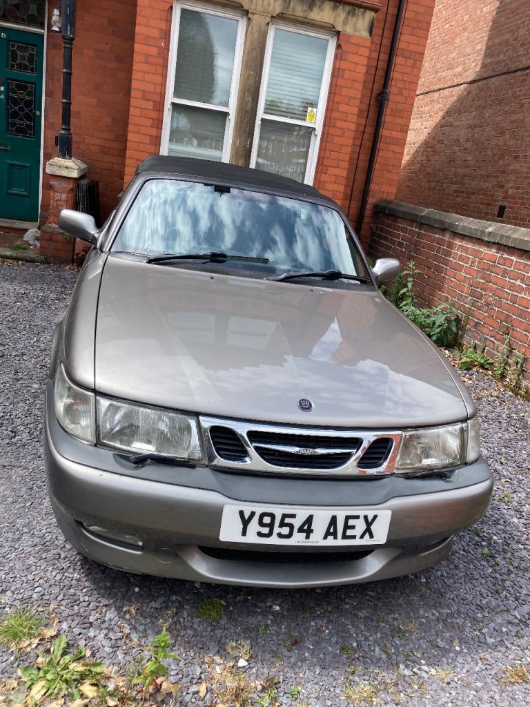 SAAB 9-3 AREO 2.0  CONVERTIBLE  2001