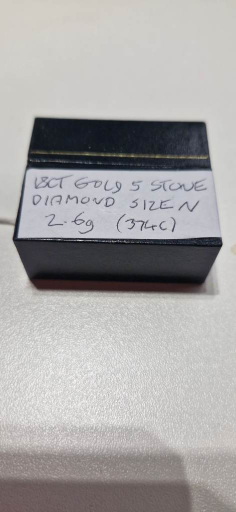 18ct carat gold 5 stone diamond ring 