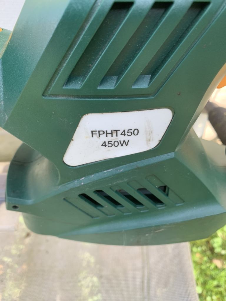 Electric hedge cutting 