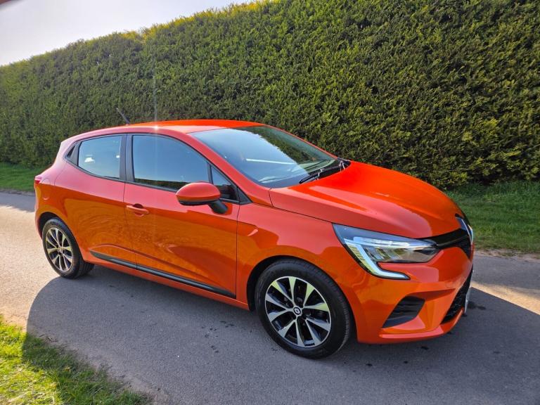 2022 Renault Clio 1.0 TCe 90 Iconic Edition 5dr HATCHBACK Petrol Manual