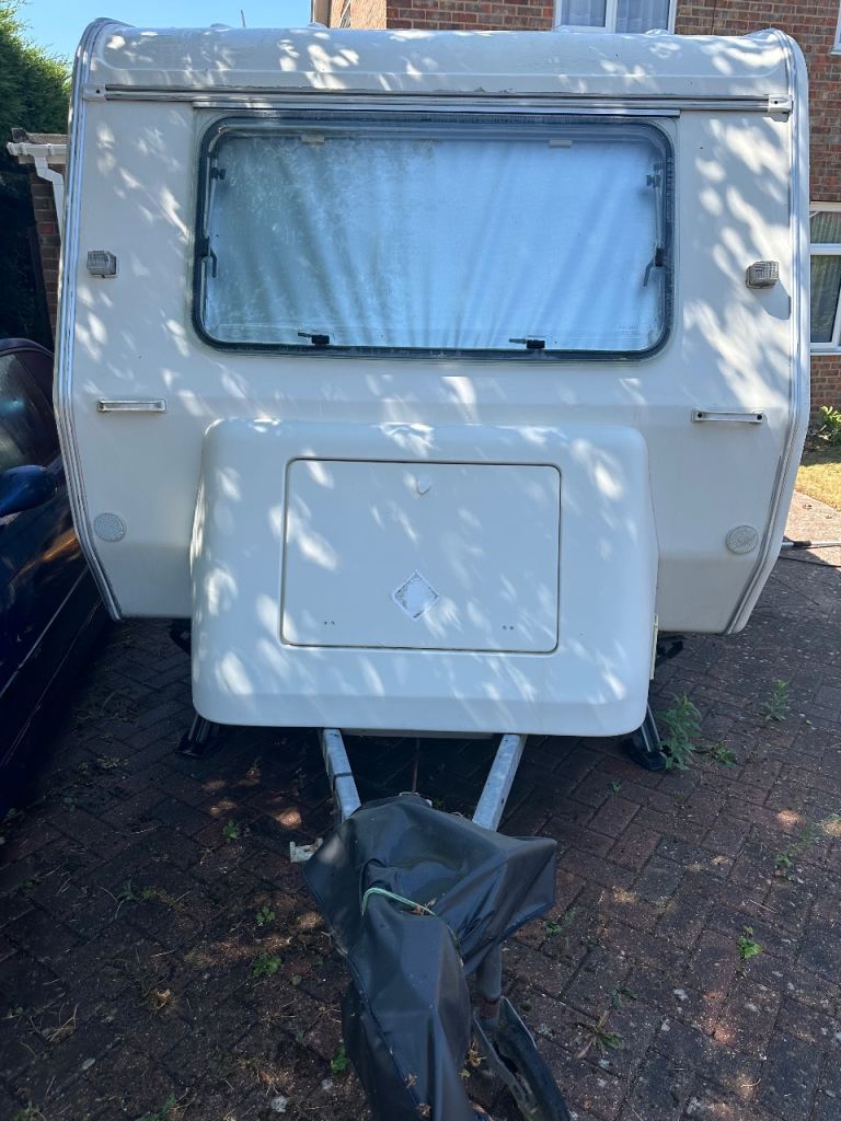 2003 Freedom caravan and Awning