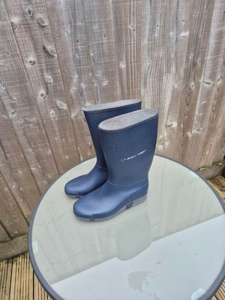 Dunlop welly boots size 3