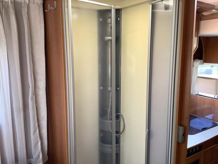 2013 (13) HYMER CARADO T449H LOW PROFILE