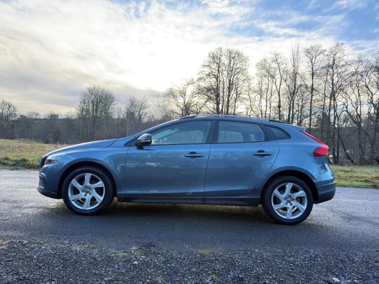 2013 Volvo V40 D2 Cross Country Lux 5dr HATCHBACK Diesel Manual