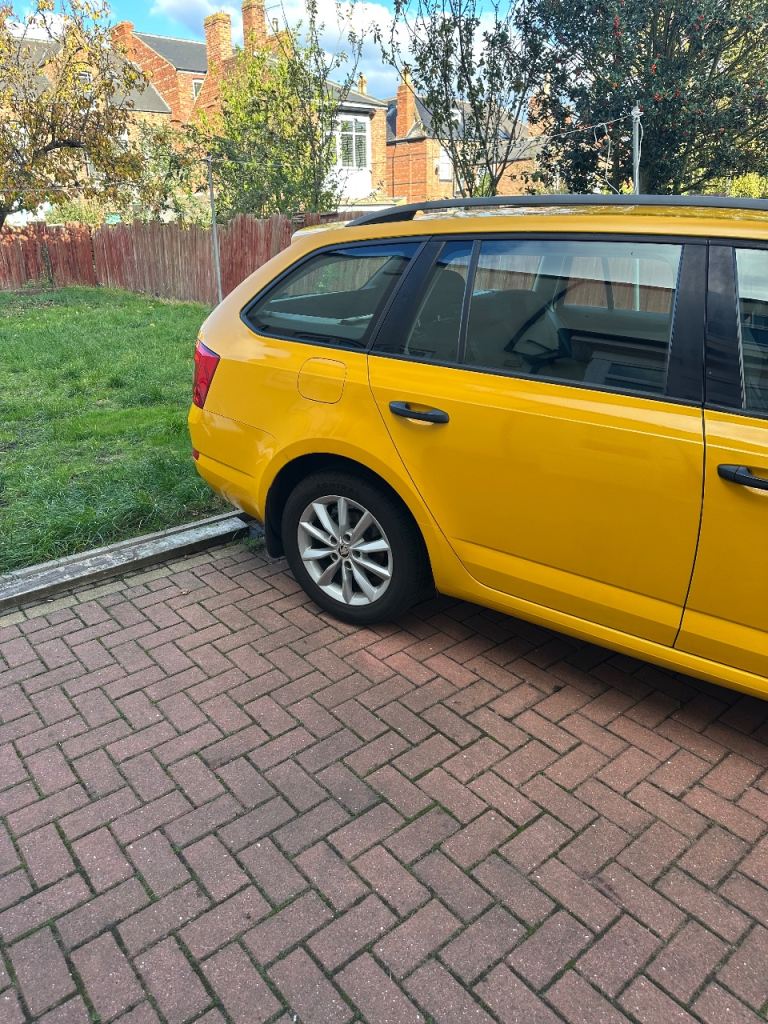 Skoda, OCTAVIA, Estate, 2014, Manual, 1598 (cc), 5 doors