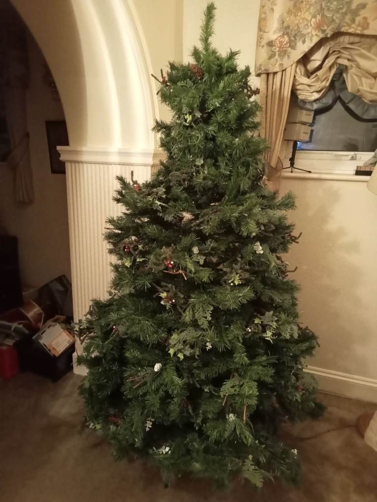 Artificial Christmas tree 