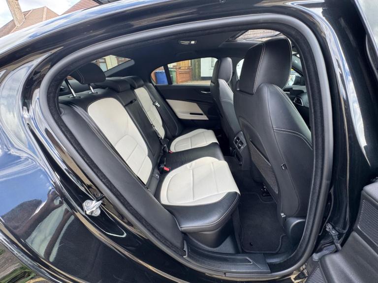 2017 Jaguar XE 2.0d R-Sport Auto Euro 6 (s/s) 4dr SALOON Diesel Automatic