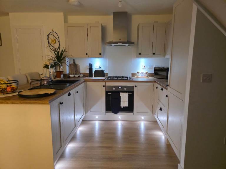 Spare Double Room - WIXAMS, BEDFORDSHIRE