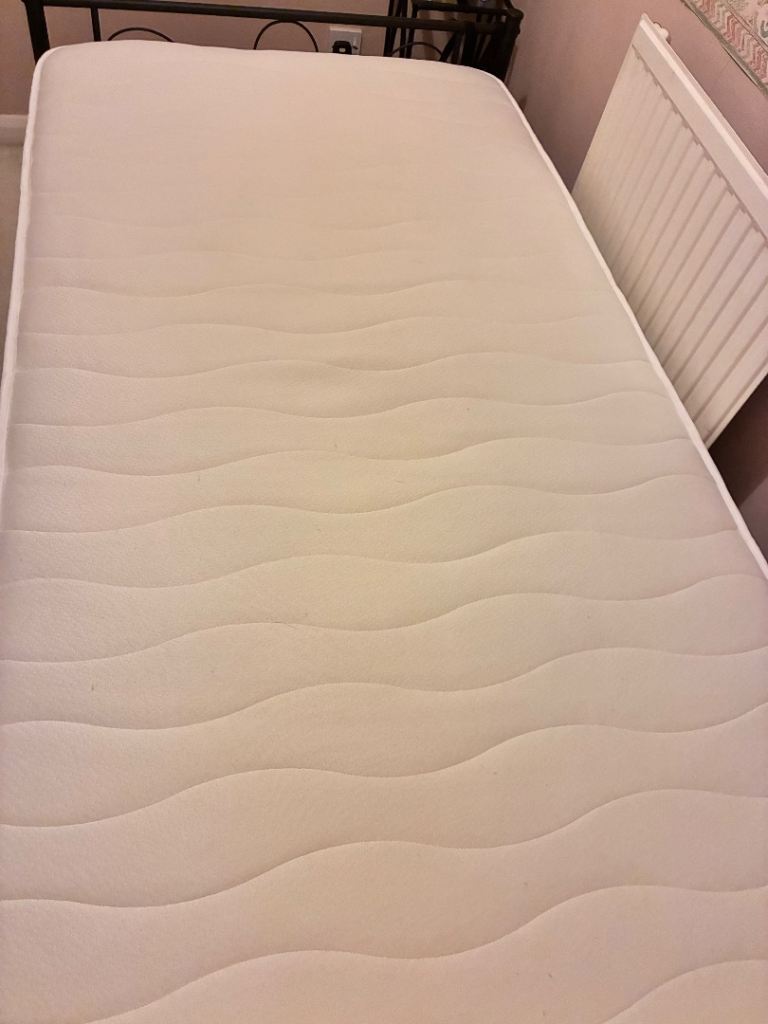 Summerby Single Mattress 90x190cm – Good Condition