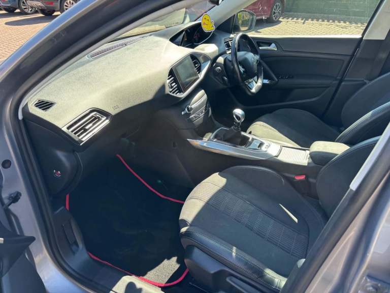 Peugeot, 308, Hatchback, 2018, Manual, 1499 (cc), 5 doors