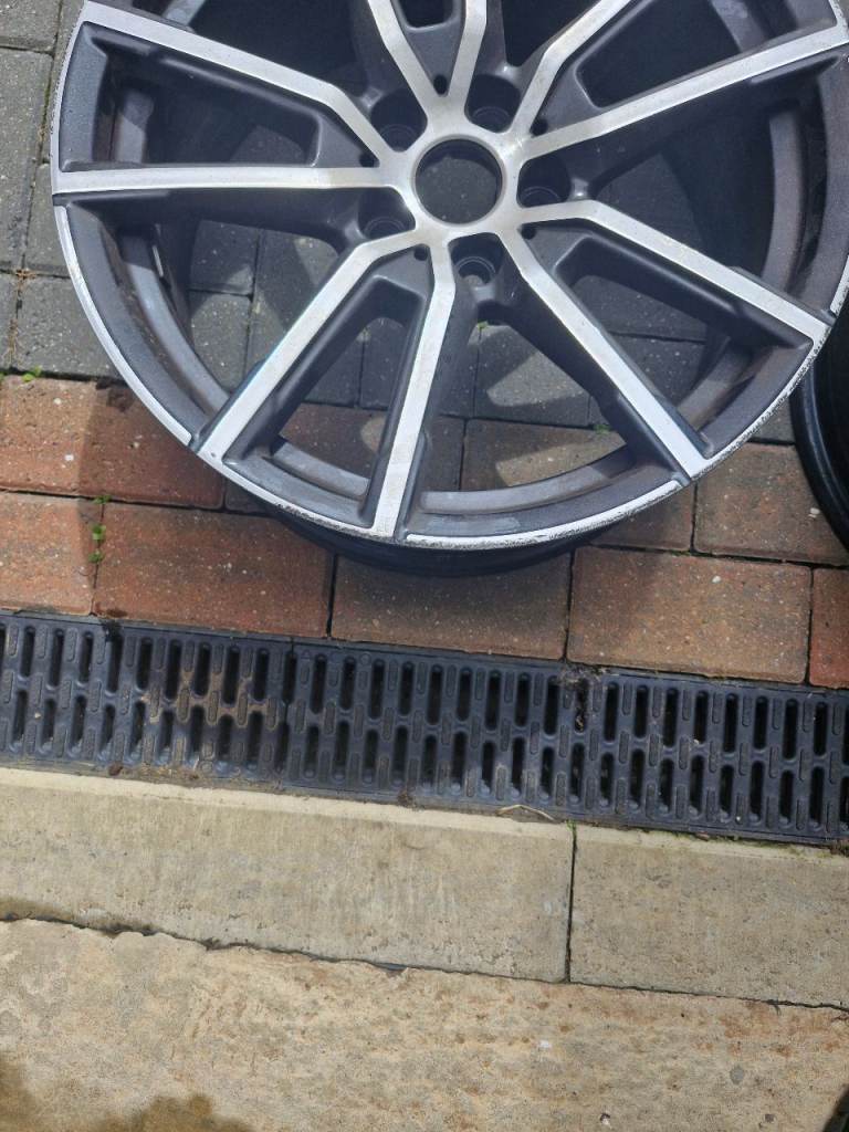 19inch alloys BMW x2 alloys 