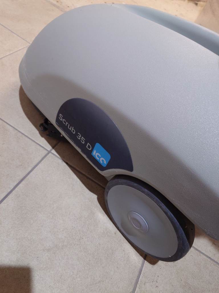 Scrubber dryer ICE/Comac Vispa35 D