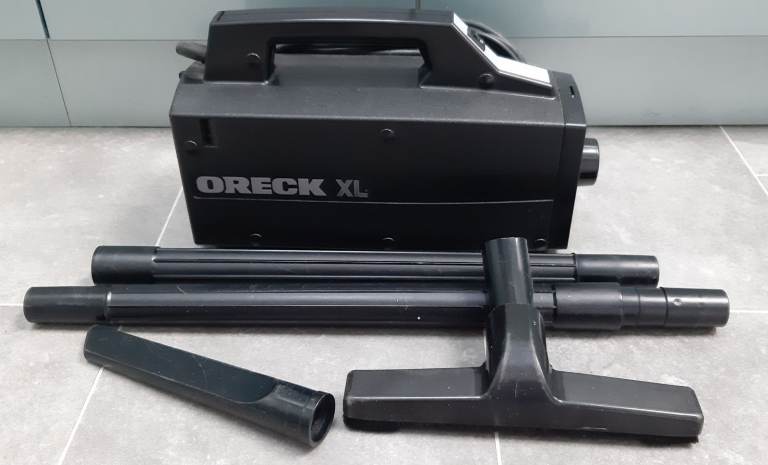 ORECK XL LIGHTWEIGHT CYLINDER VACUUM CLEANER inc TOOLS + 5 new ORECK vacuum bags