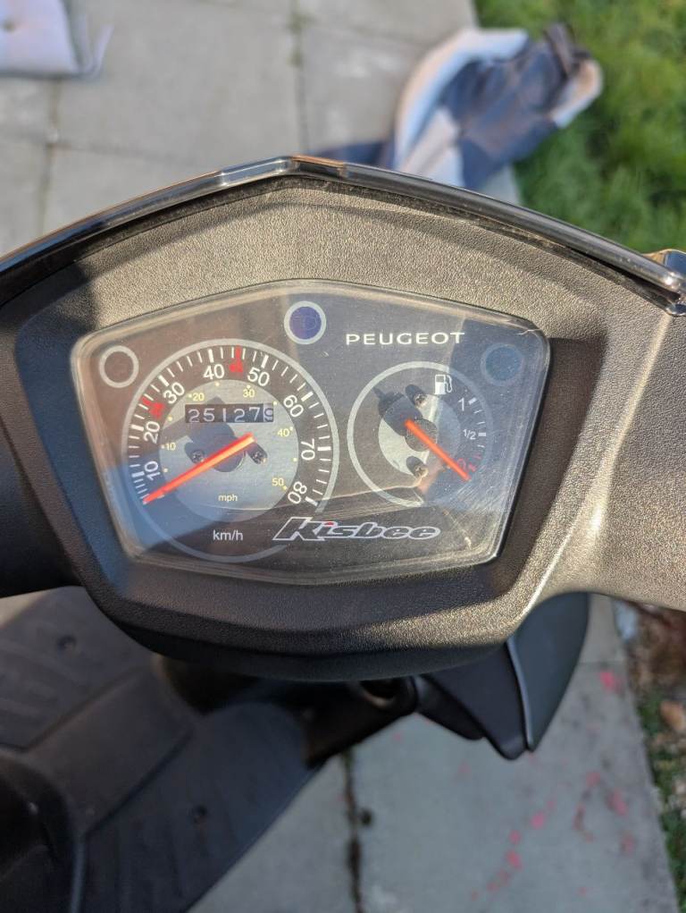 Peugeot, KISBEE, 2016, 49 (cc)