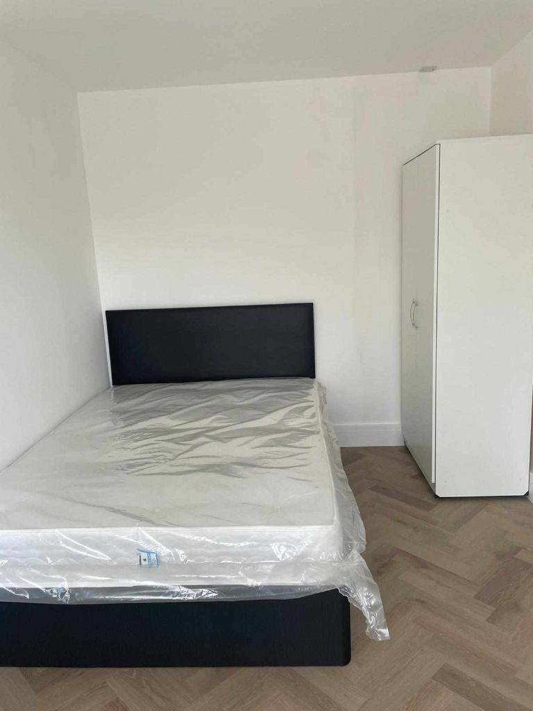 Wide Range of Divan Beds & Mattresses 3ft, 4ft, 4ft6 & 5ft Ideal for Homeowners & Rental Properties