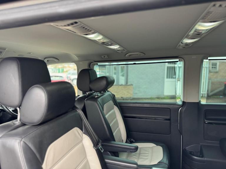 2016 Volkswagen Caravelle 2.0 TDI BlueMotion Tech 204 Executive 5dr DSG MPV DIESEL Automatic