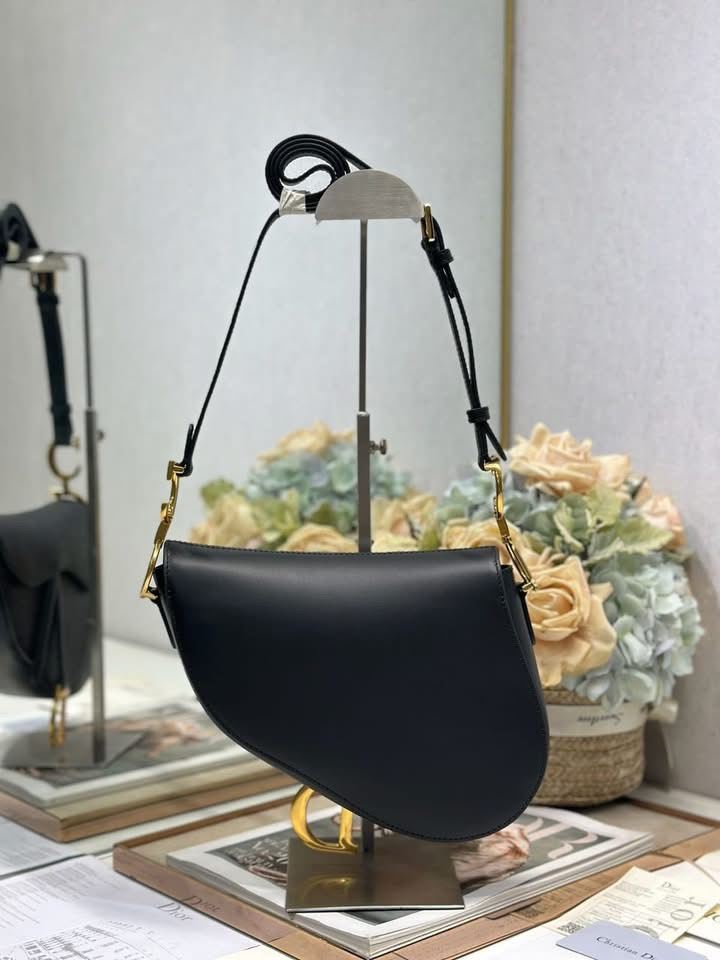 Black saddle bag 