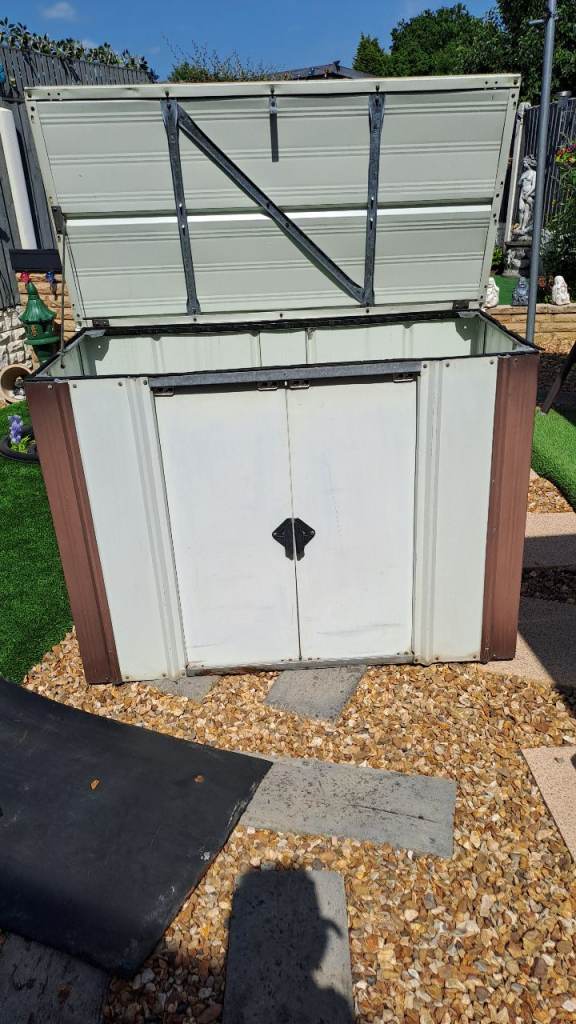 Metal Garden Storage Shed – Good Condition
