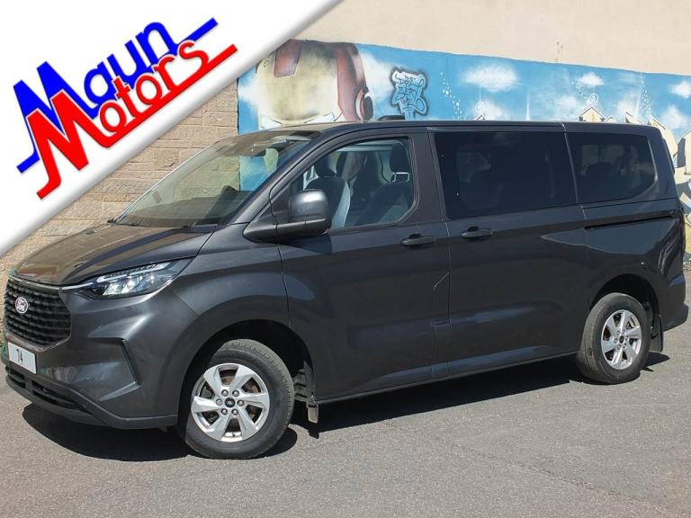 Ford Tourneo Custom 320 EcoBlue 136PS 'Zetec', 8 Seat Luxury Minibus / MPV