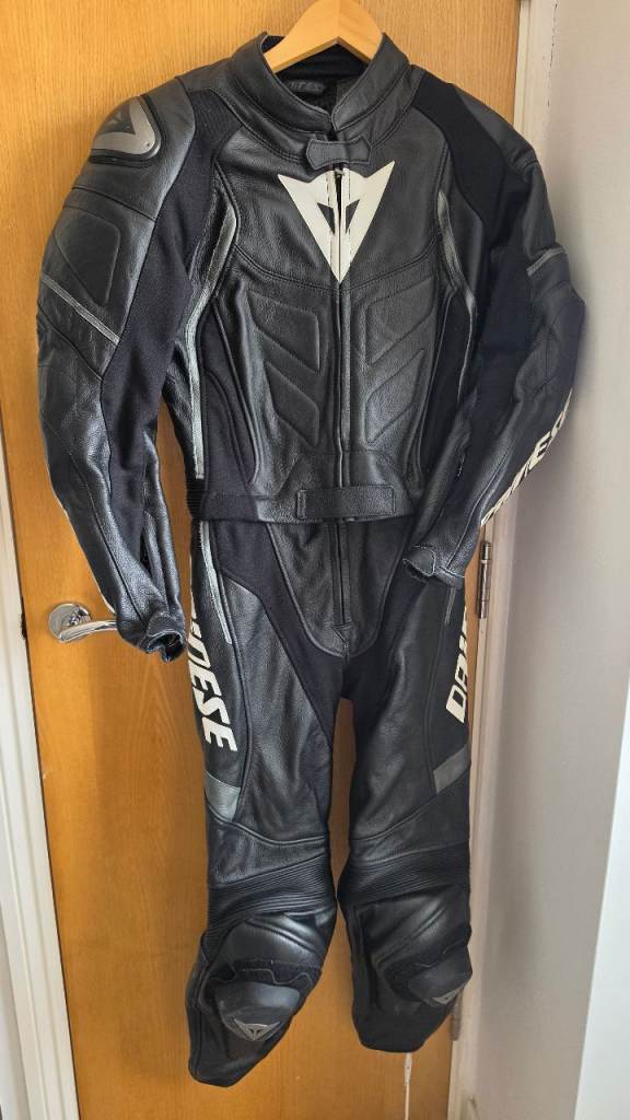 Dainese 2 pieces ladies leather motorbike suite