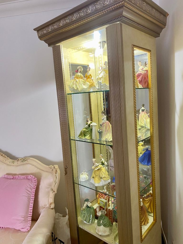 Italian cabinet 🗄️ 