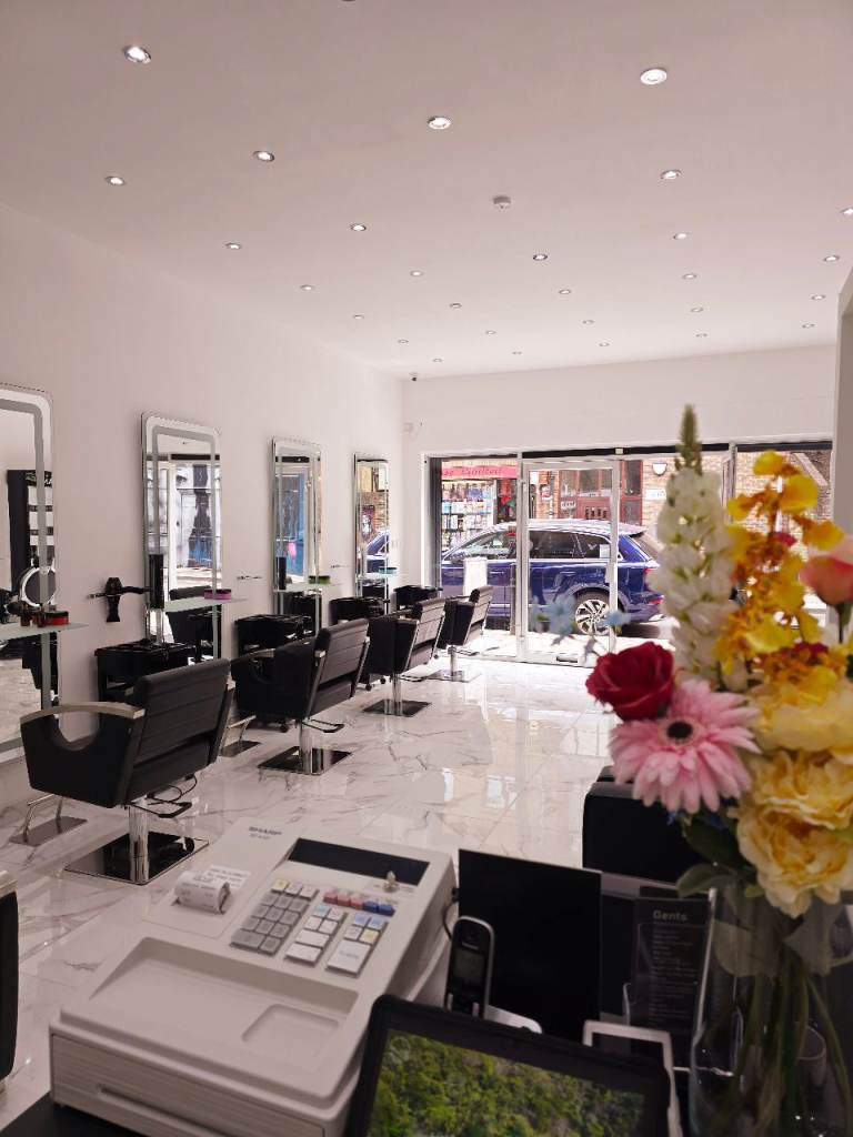 Hairstylist chairs and Barber chairs to rent in central London 