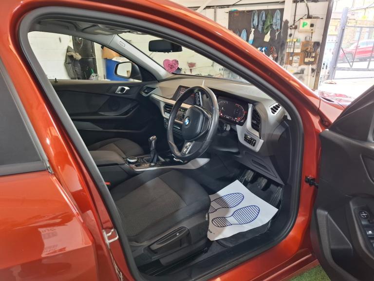 2022 BMW 1 Series 118i [136] SE 5dr [Live Cockpit Professional] HATCHBACK Petrol Manual