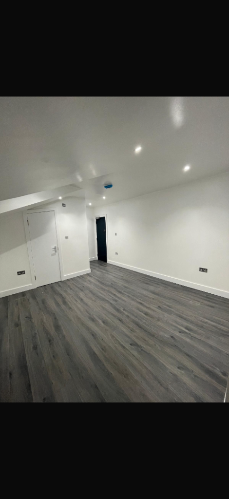 New Built Studio Flat in Crouch End / Hornsey