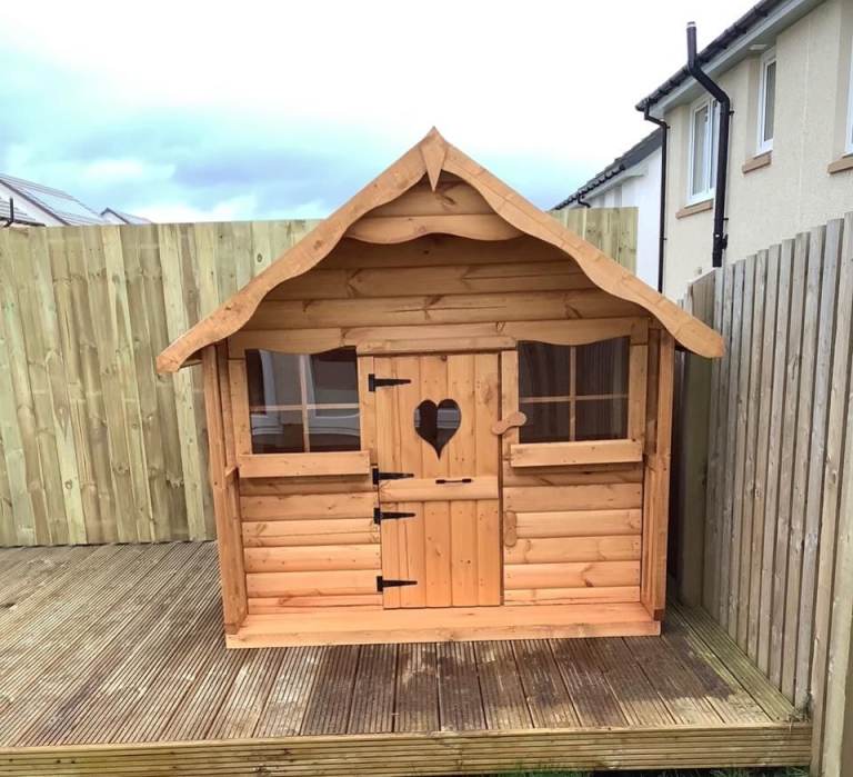 6X6 Kids Playhouse 20mm Log effect GET YOURS THIS CHRISTMAS