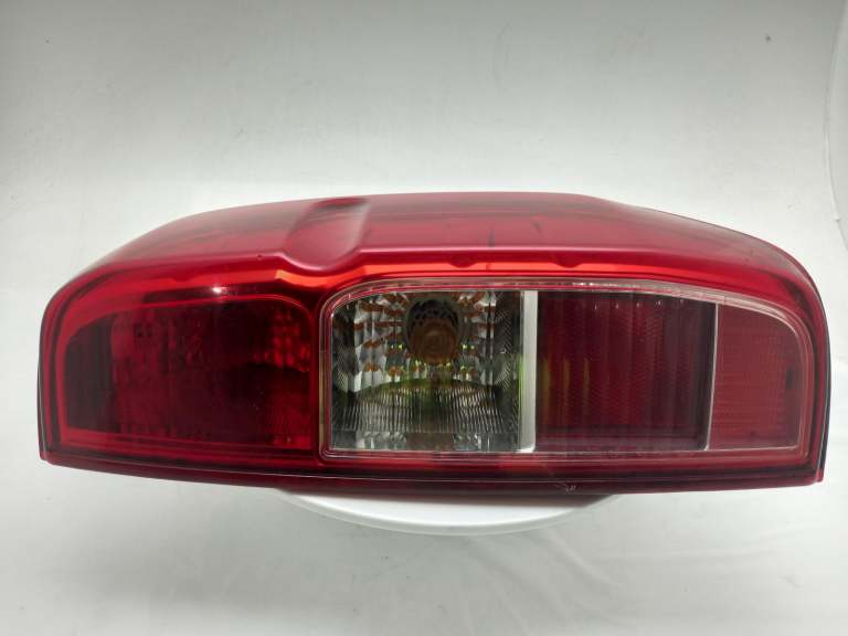 Nissan Navara Tail Light Rear Lamp O/S 2005-2015 Unknown Suv Rh