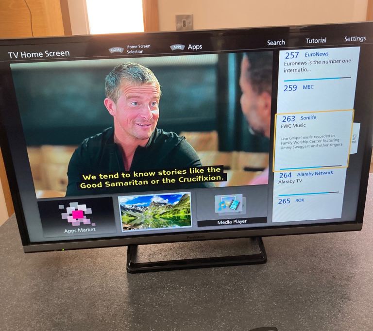 Television 32-inch Panasonic LCD Smart TV £60