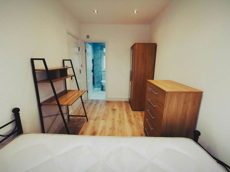 Lovely Ensuite Room|Willesden Green 
