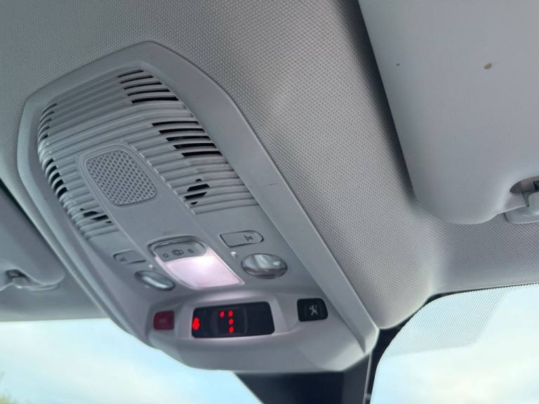 2017 Peugeot 3008 1.2 Puretech Allure 5dr EAT6 HATCHBACK PETROL Automatic