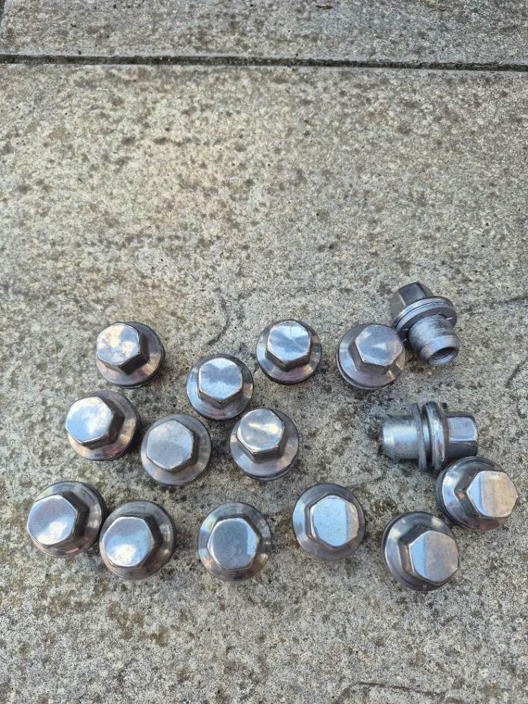 15 x Land Rover Defender Wheel Nuts 22mm 