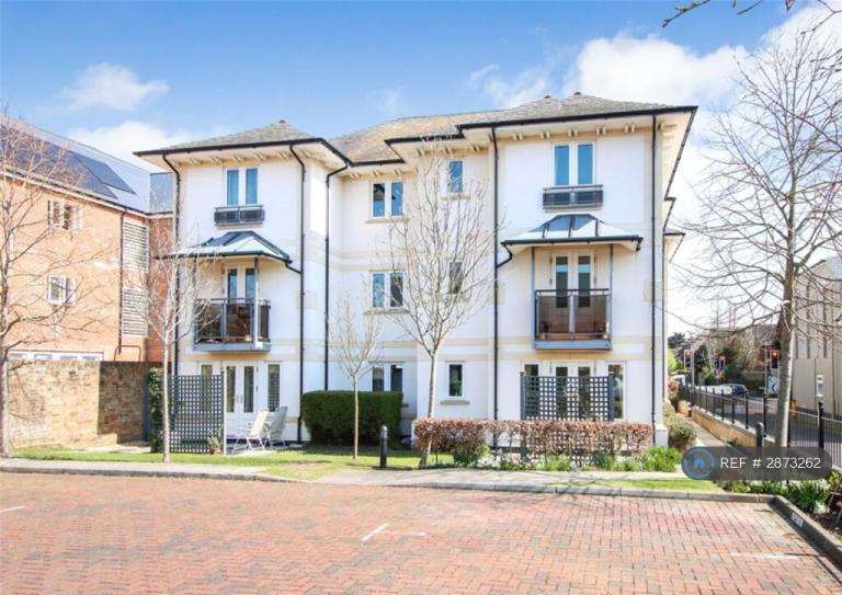 2 bedroom flat in Eastern Road, Lymington, SO41 (2 bed) (#2873262)