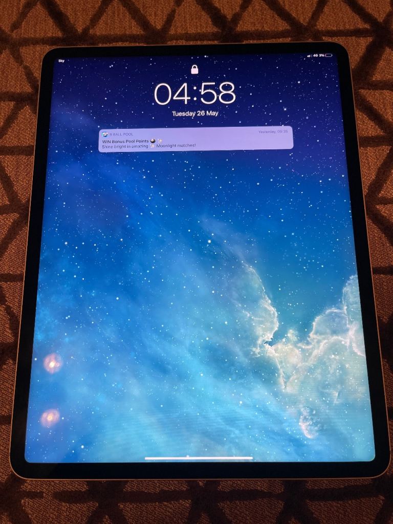 Apple iPad Pro 12.9in Silver 5G 256 g/b Excellent Condition 